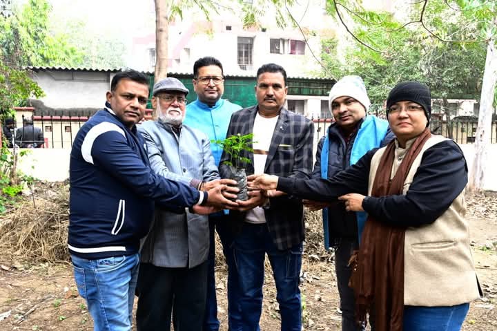 द ग्रोइंग पीपल द्वारा वृक्षारोपण के साथ नव वर्ष का आगाज किया